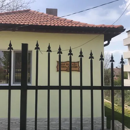 надежда Vilă Beala